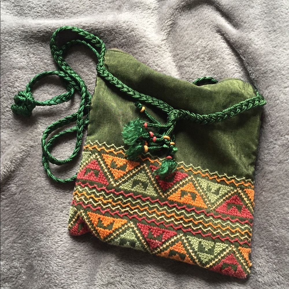 Green embroidered cloth purse